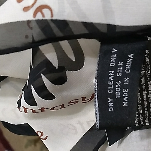 Gorgeous 100% Silk Scarf by Andy Warhol New in package FINAL PRICE - Picture 3 of 4